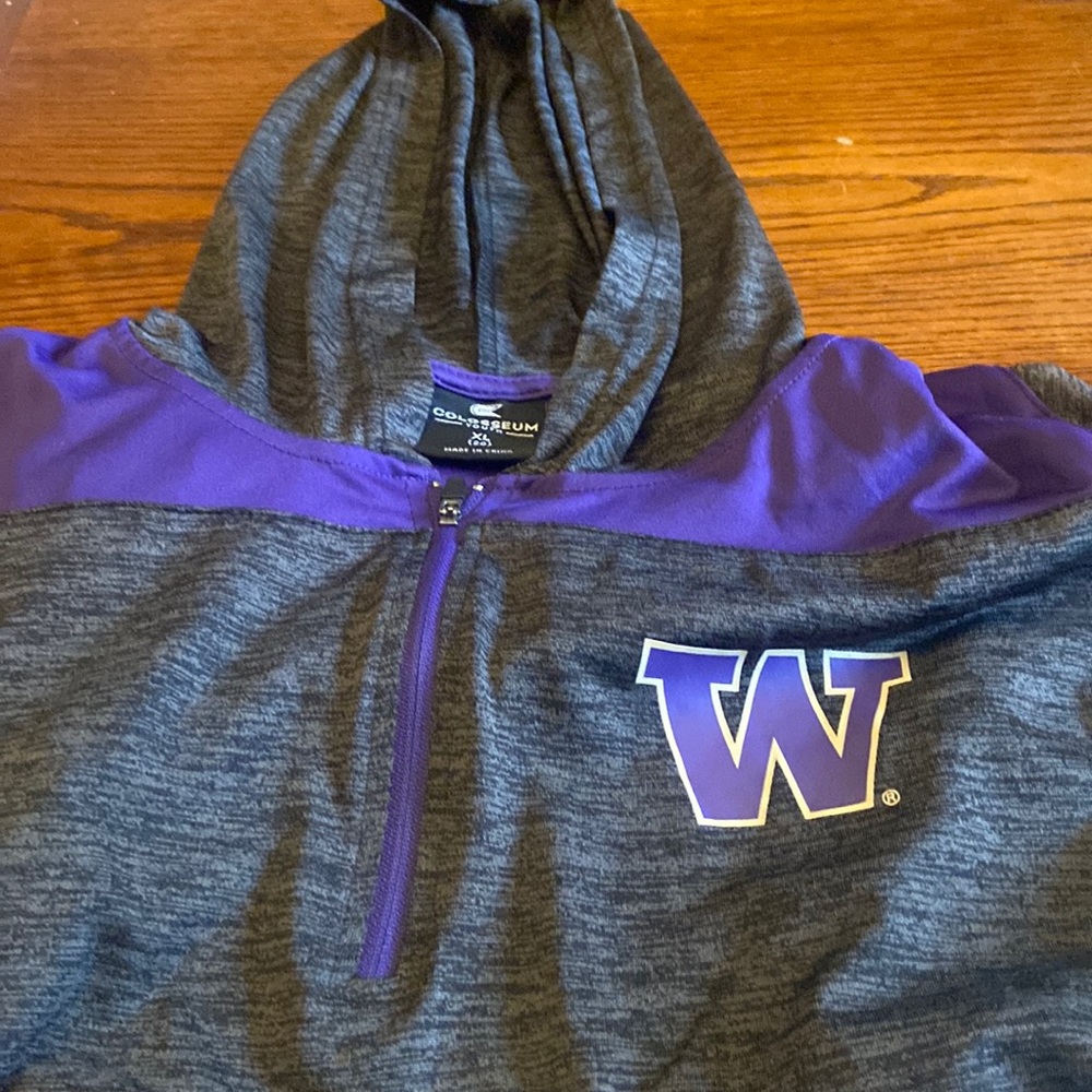 Youth XL Washington Huskies wicking hoodie, NWOT.